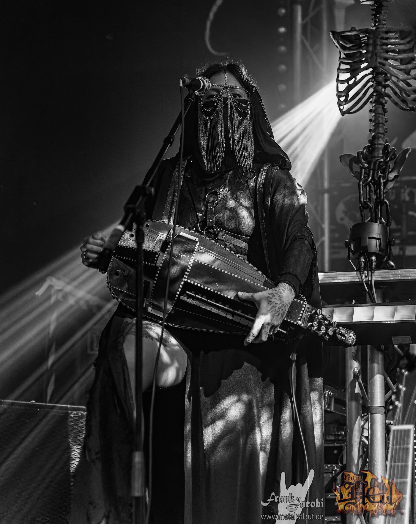 Apostasie live — hurdy-gurdy
